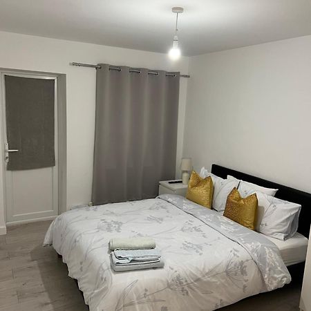 Sleep In Oxford Apartment Bagian luar foto