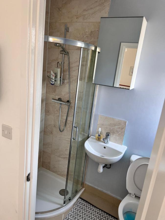 Sleep In Oxford Apartment Bagian luar foto