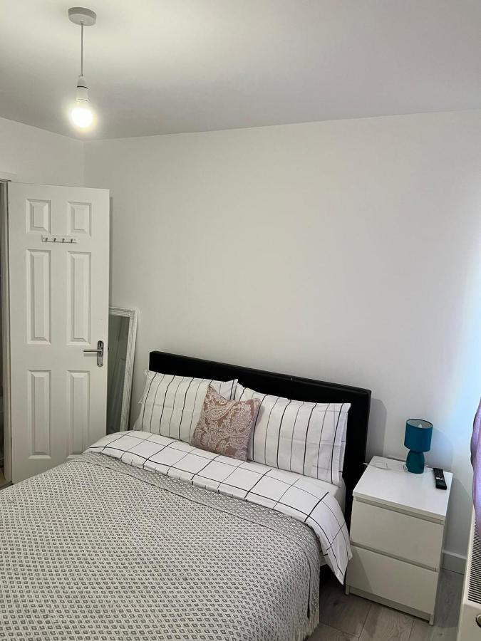 Sleep In Oxford Apartment Bagian luar foto